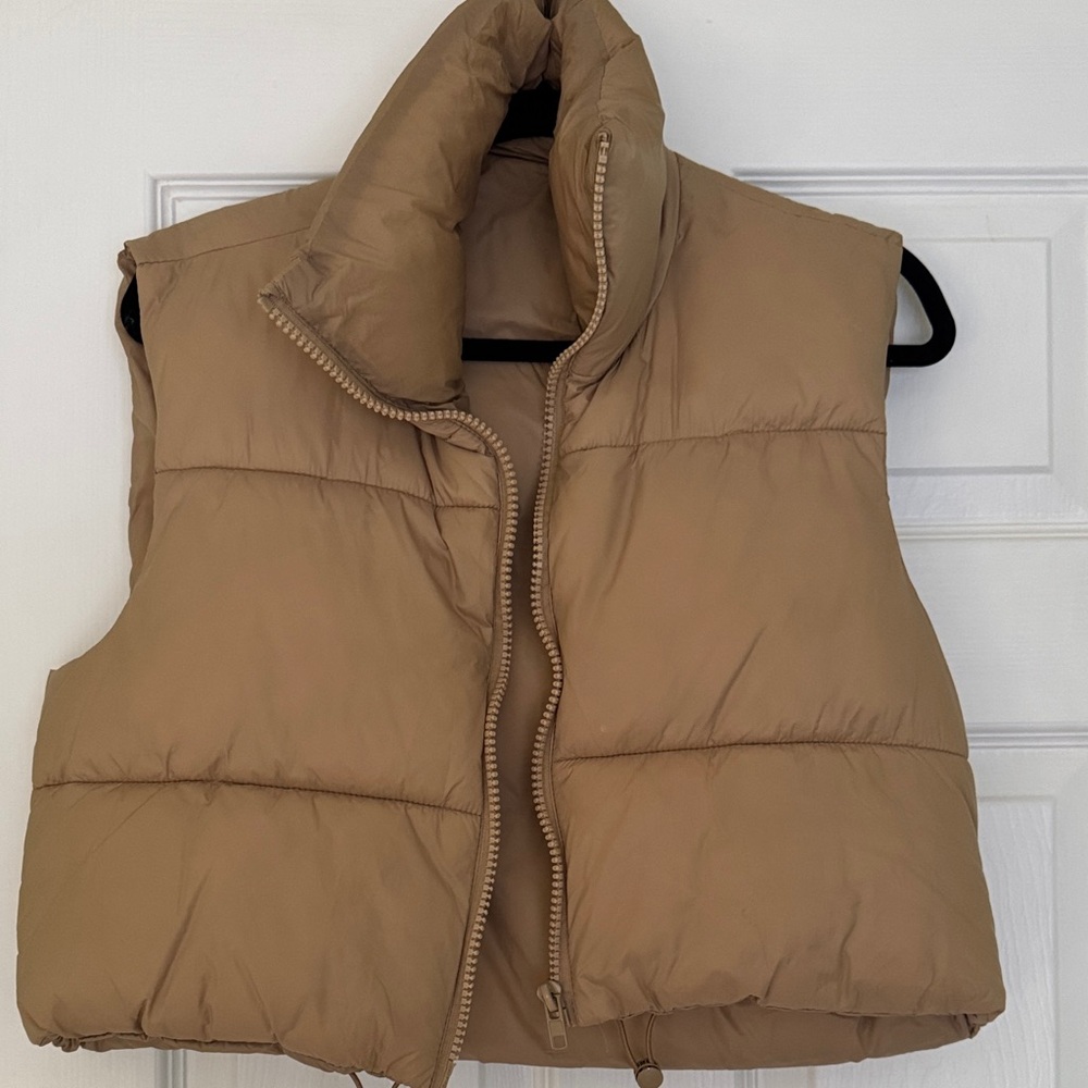 Amazon Women's Tan Puffer Vest
